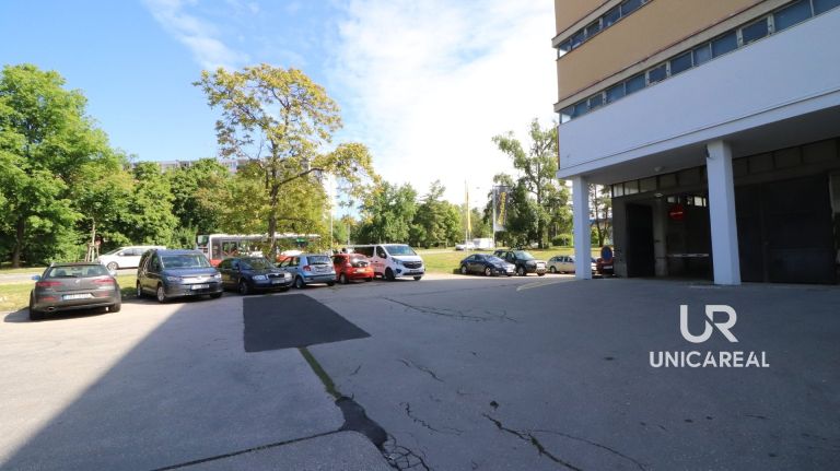 Prodej garáže 13 m2 , ul. Loosova, Brno, Lesná