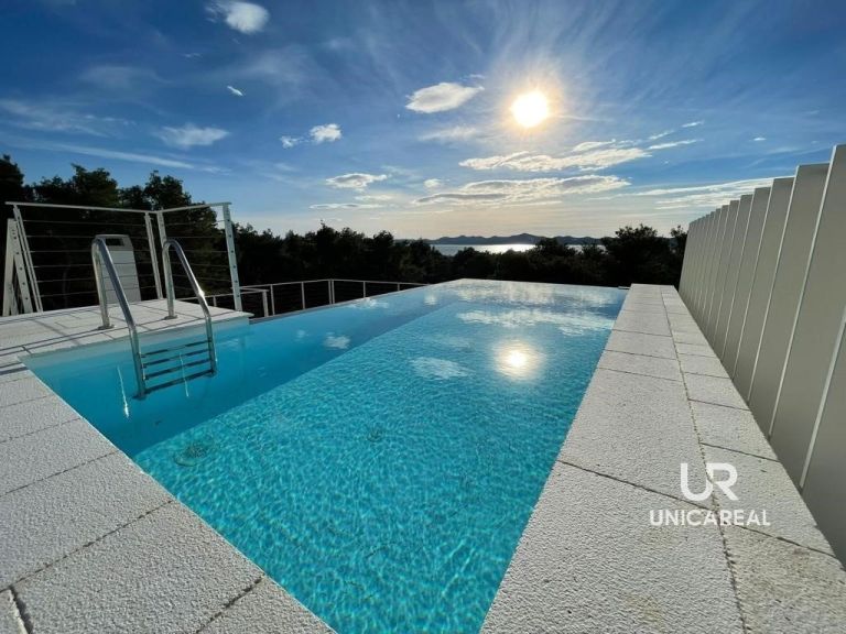 Novostavba luxusního apartmánu 5+kk s bazénem, Zadar Kožino