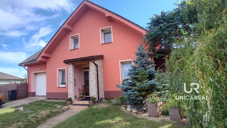 Prodej rodinného domu 233 m², pozemek 651 m² – Božice, okres Znojmo
