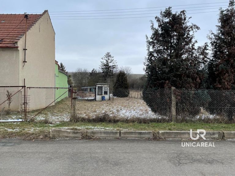 Prodej stavebního pozemku 965 m², Kojátky
