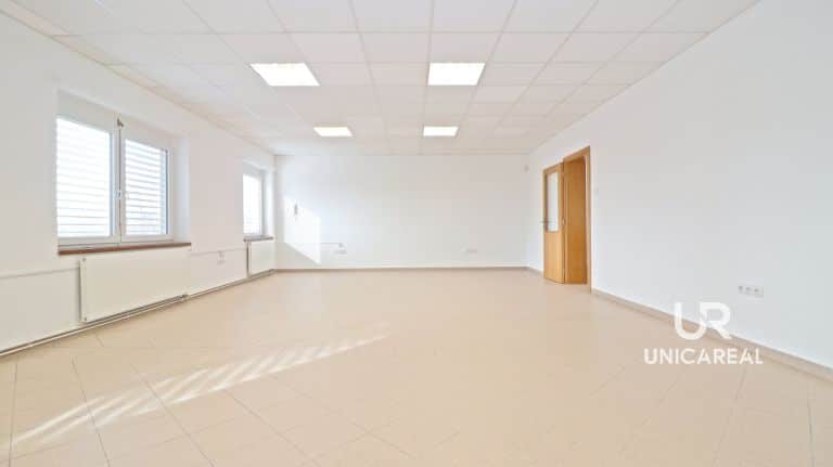 Pronájem kanceláře, 167 m² – Moravany u Brna