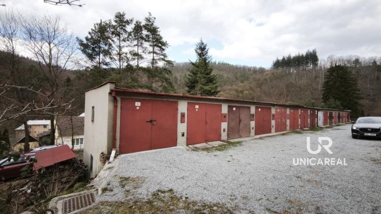 Prodej garáže 20 m², Adamov, Plotní