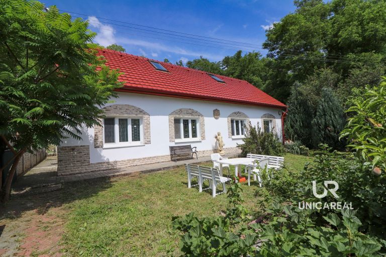 Prodej rodinného domu 230 m², Ořechov