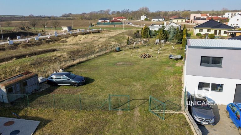 Prodej stavebního pozemku 703 m², Holubice