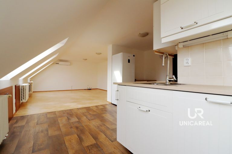 Pronájem bytu 2+kk, 103 m², Brno-Žebětín