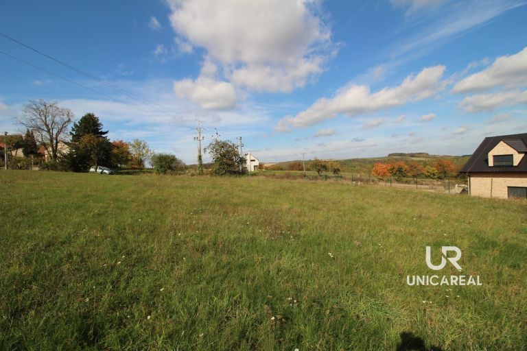 Prodej stavebního pozemku v krásném místě obce Javůrek, 25 km od Brna, 3054 m²
