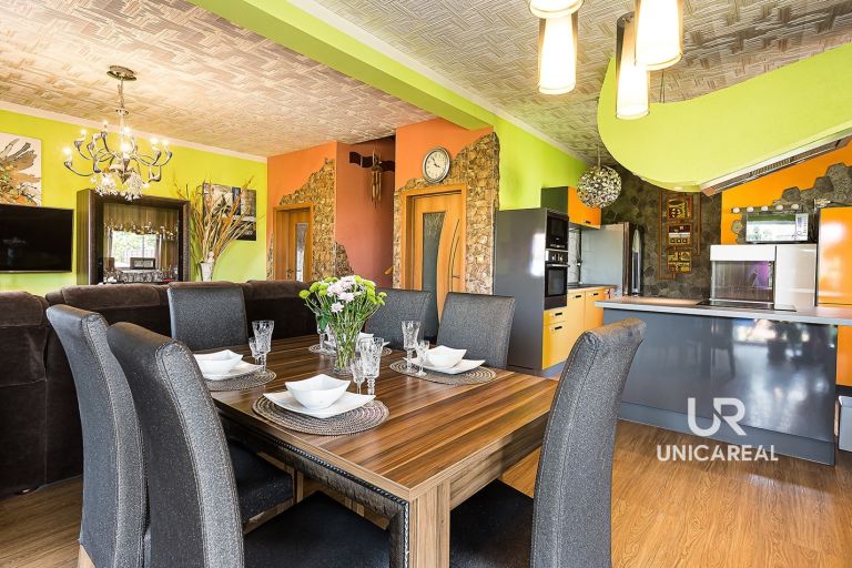 Prodej rodinného domu s bazénem, 6+kk, 786m², Troubsko, okres Brno-venkov