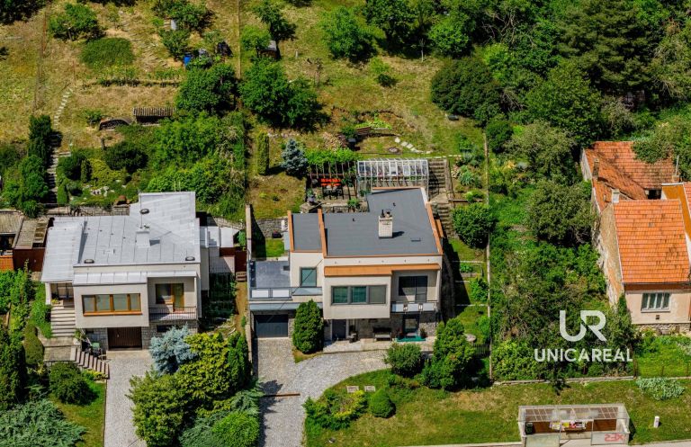 Prodej dvoupodlažního RD po rekonstrukci, Pozořice, Velké Lipky, C.P.: 809m²