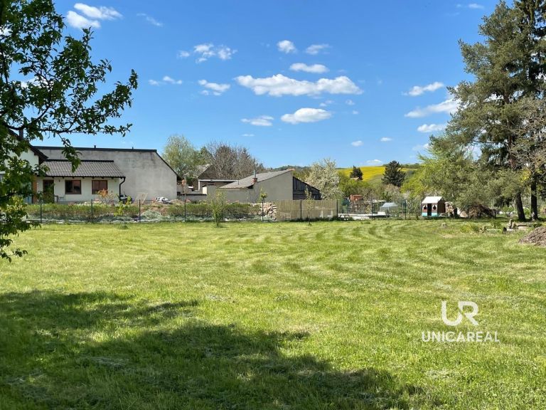 Prodej stavebního pozemku 2348 m² Kovalovice