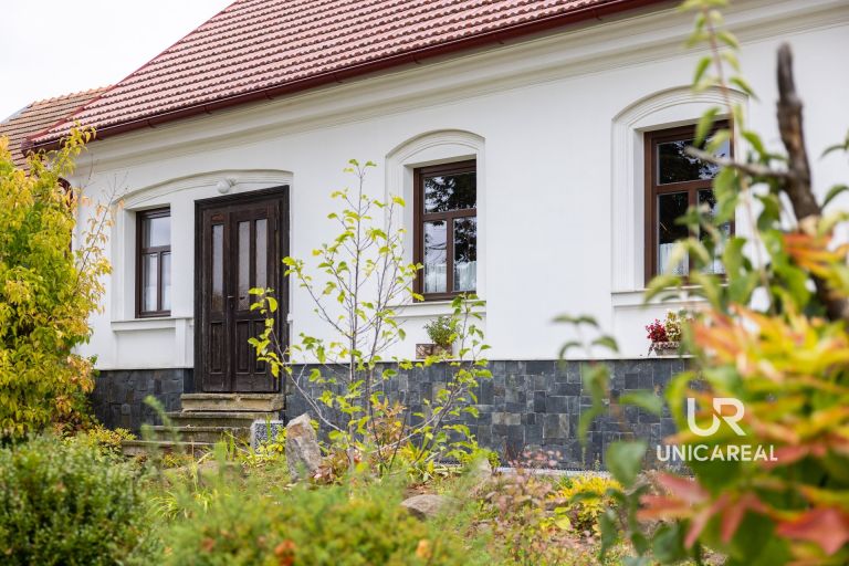 Rodinná usedlost s možností podnikání – Sklené nad Oslavou