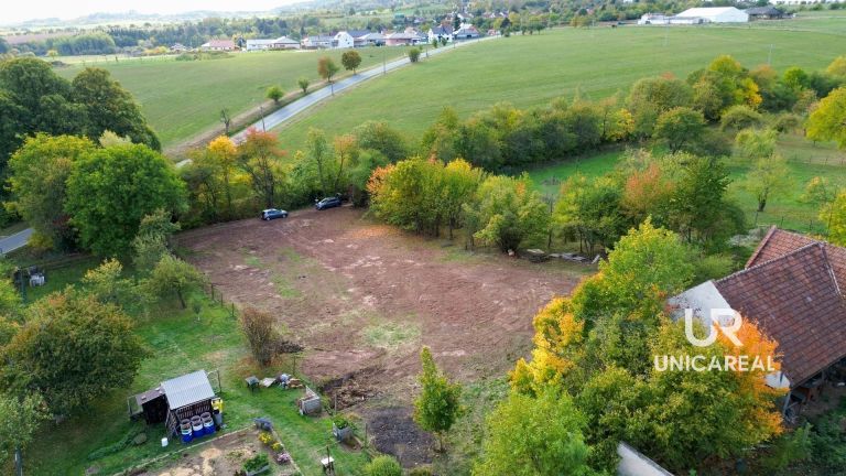 Prodej stavebního pozemku 1 800 m², Vanovice