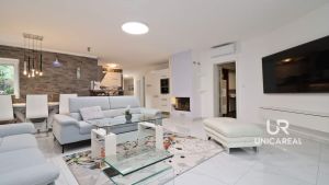 2-prodej-vily-rodinny-dum-s-bazenem-Brno-Komin