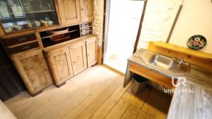 Prodej-Rodinny-dum-chalupa-rozstani-Moravsky-kras-kuchyne