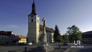 olesnice-kostel-sv-vavrincehdr2