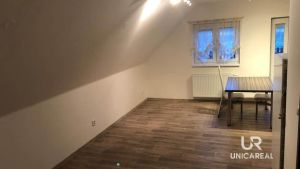 Rajhradice-obyvak-prazdny-III