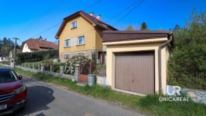 Prodej-RD-Dalecin-Vysocina-pohled-dum-a-spodni-garaz