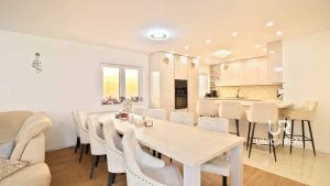 Jidelni-a-kuchynska-cast-bungalovu