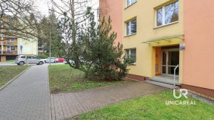 Pronajem-bytu-21-Zahrebska-Brno-Zabovresky-vchod-do-domu